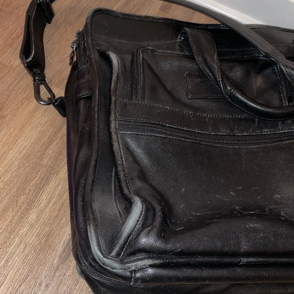 Tumi leather business/laptop bag